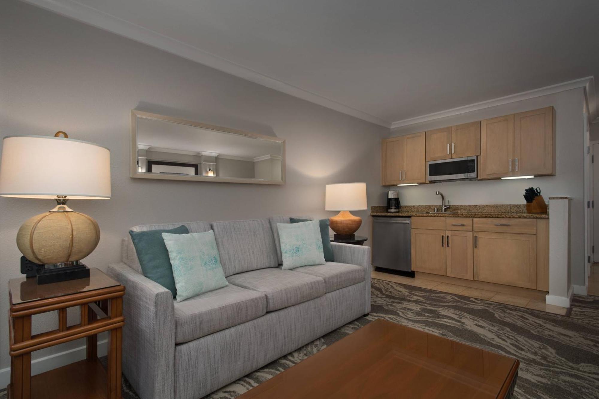 One-Bedroom King Suite with Garden View - Non Connecting